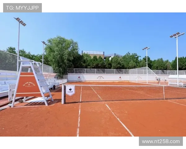 世界四大网球公开赛之一的历史与发展：从草地到红土的精彩旅程