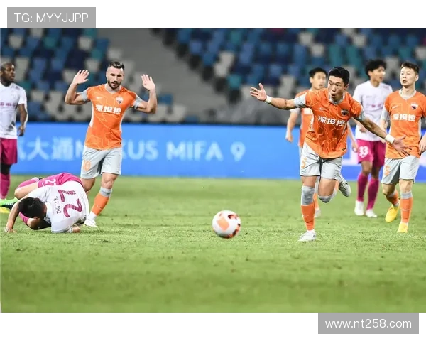 中国足球联赛重启在即 多支豪门队伍备战新赛季争夺冠军荣耀