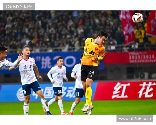 国足逆转取胜亚洲劲旅全场鏖战展现拼搏精神点燃全国球迷热情 国足逆转取胜亚洲劲旅全场鏖战展现拼搏精神点燃全国球迷热情