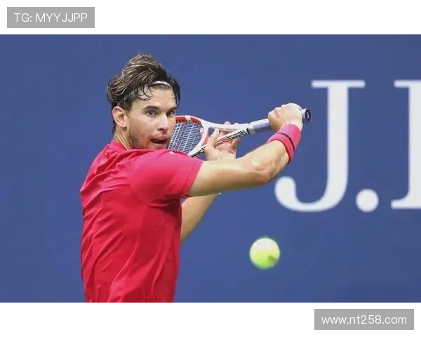 网球大满贯赛季精彩回顾 新星崛起与经典对决成焦点